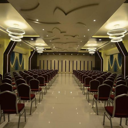 Hotel Jhankar Palace Dhule Eksteriør billede