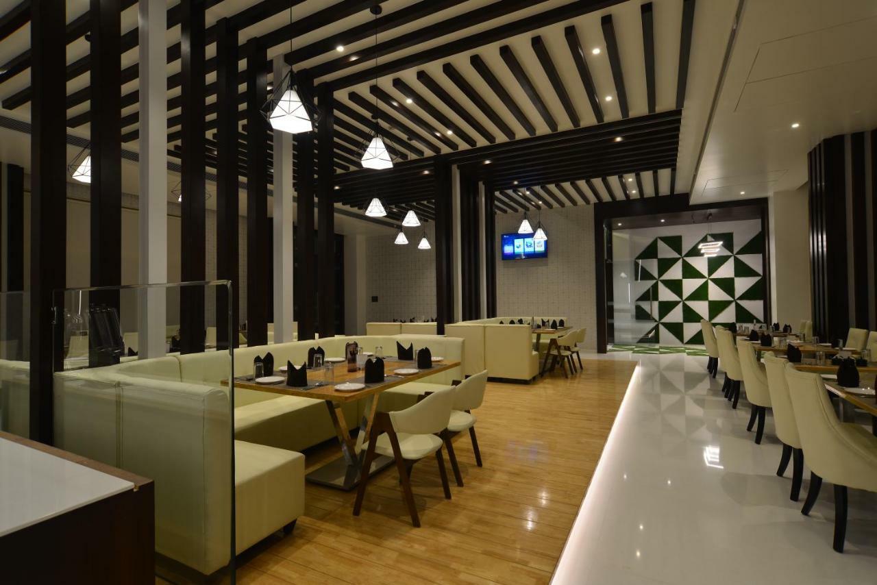 Hotel Jhankar Palace Dhule Eksteriør billede